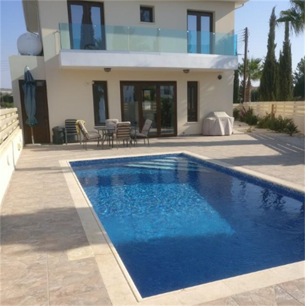 2 Bedroom House For Sale in Pyla