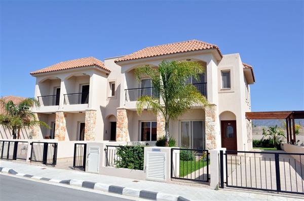 2 Bedroom Maisonette For Sale in Moni