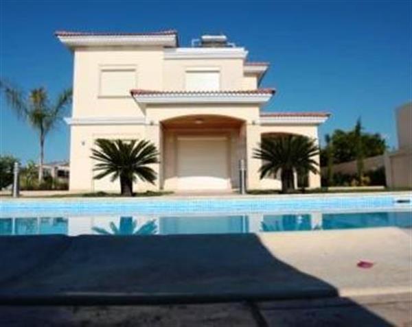 3 Bedroom Villa for Sale in Parekklisia