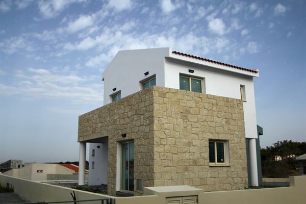 2 Bedroom House for Sale in Pissouri, Limassol