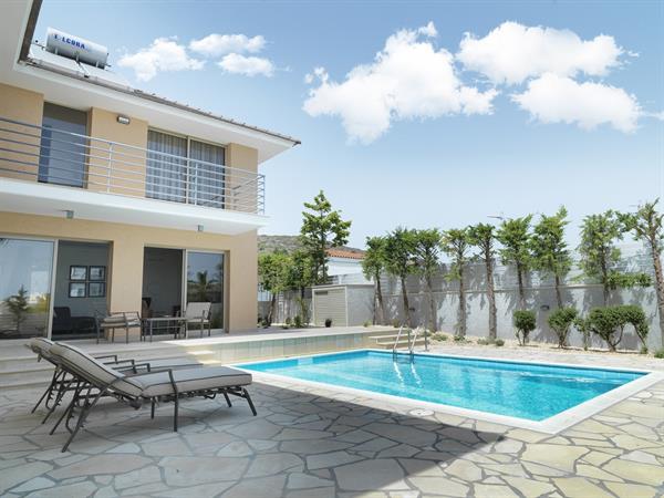 4 Bedroom Villa for Sale in Parekklesia tourist area, Limassol