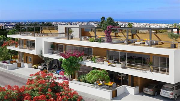 4 Bedrooms Luxury Apartment in Center of Pafos Town