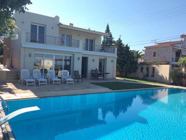 4 Bedroom Villa For Sale in Athens City