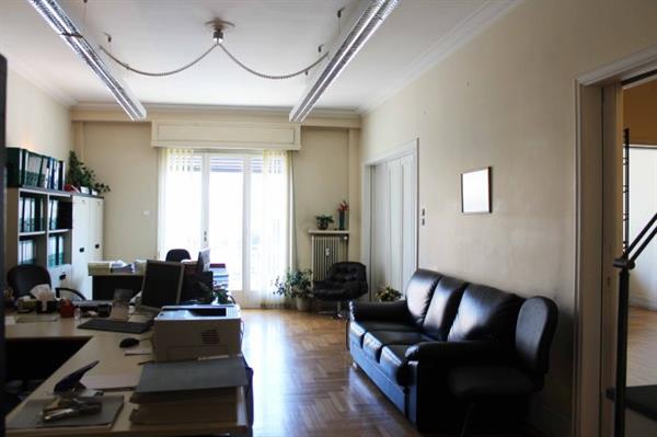 2 Bedroom Apartment For Sale in center of Athens