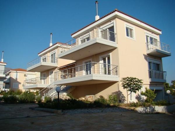 3 Bedroom Villa For Sale in Lagonisi, Athens