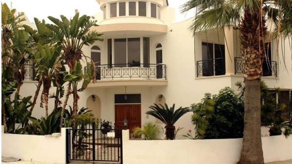 5 Bedroom Luxurious Villa For Sale in Kato Paphos