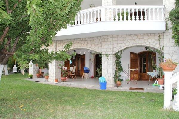 8 Bedroom Villa For Sale in Thessaloniki, Greece