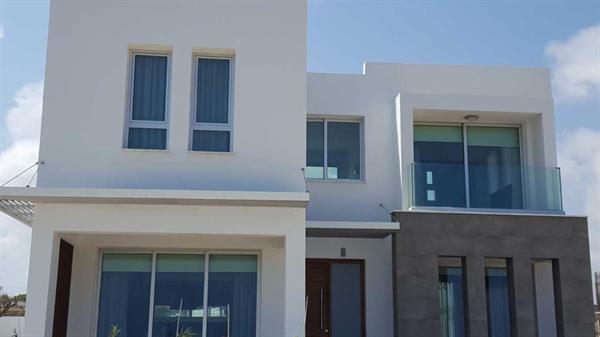 2 Bedroom Villa For Sale in Protaras