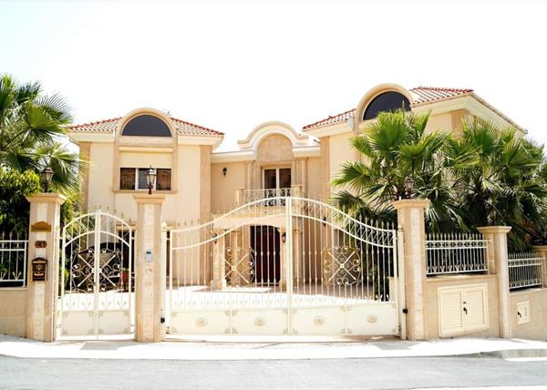 5 Bedroom Villa For Sale in Agios Tychonas, Limassol