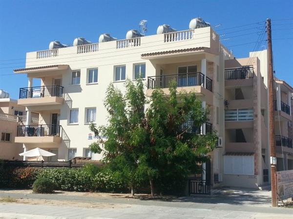 3 Bedroom Apartment For Sale in Kato Paphos