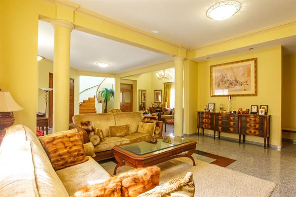 Luxury 4 Bedroom Villa For Sale in Kalogiroi, Limassol
