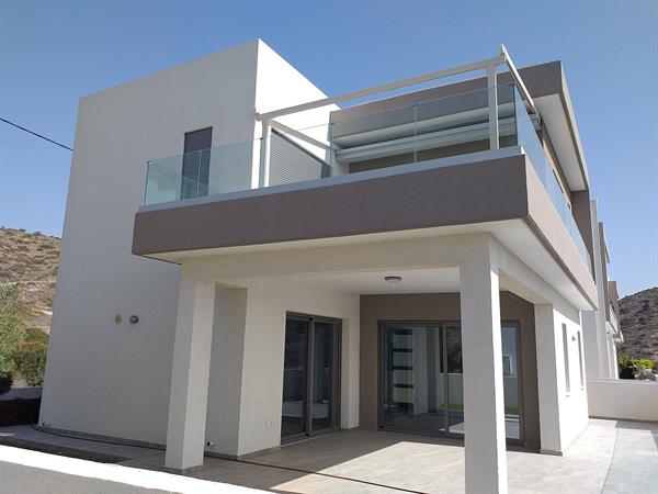 4 Bedroom Villa for Sale in Agios Tychonas, Limassol