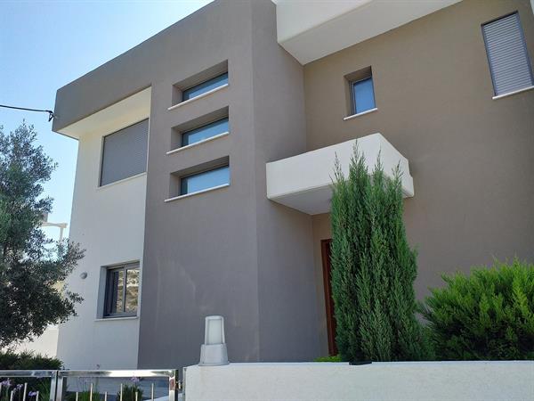 4 Bedroom Villa for Sale in Agios Tychonas, Limassol