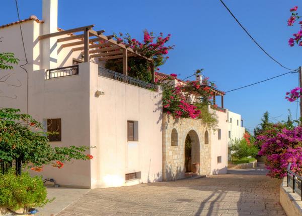 3 Bedroom Villa for Sale in Douliana Village, Crete