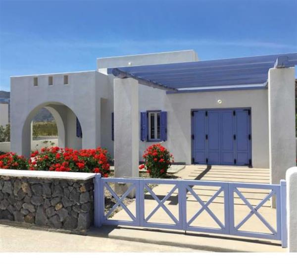 2+1 Bedroom Bungalow for Sale in Monolithos, Santorini