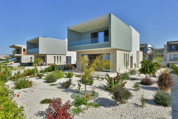 4 Bedroom Villa for Sale in Chlorakas, Pafos