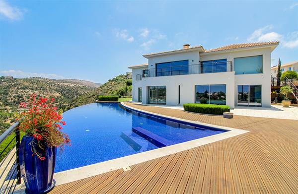 4 Bedroom Villa for Sale in Aphrodite Hills, Paphos