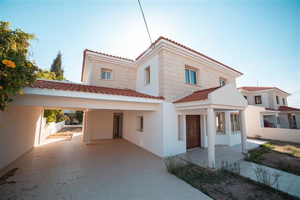 4 Bedroom Villa for Sale in Latsia, Nicosia