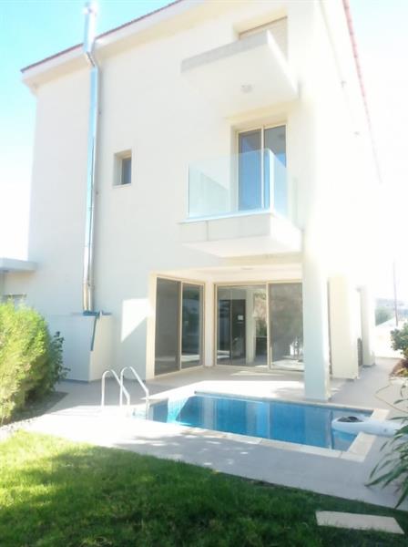 2 Bedroom House for Sale in Asgata, Limassol