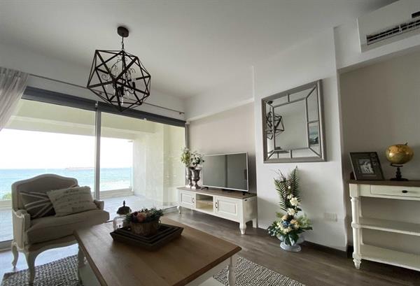 3 Bedroom Apartment for Sale in Molos Area, Limassol