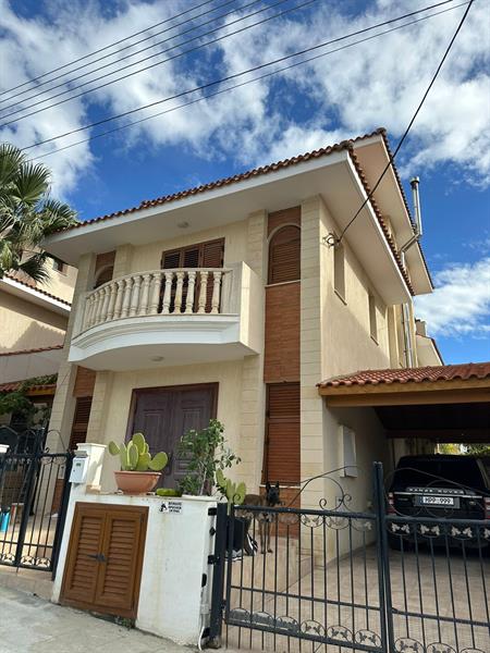 4 Bedroom House for Sale in Agios Athanasios, Limassol