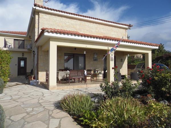 4 bedroom House for Sale in Anogyra, Limassol