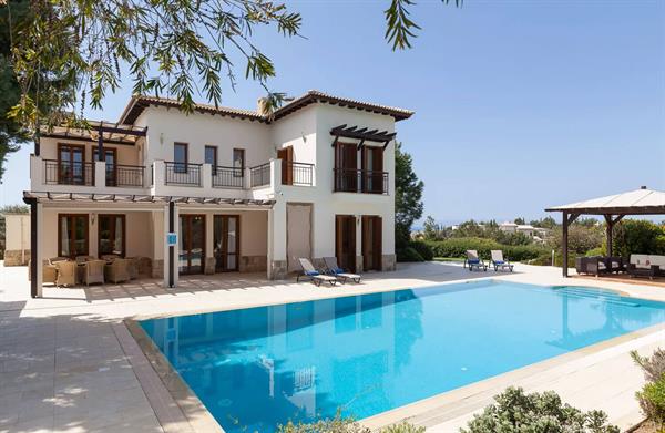 5 Bedroom Villa for Sale in Aphrodite Hills, Paphos