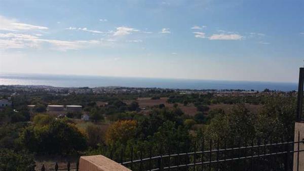 3 Bedroom Apartment for Sale in Mesa Chorio, Paphos