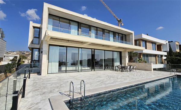 5 Bedroom Villa for Sale in Agios Tychonas, Limassol